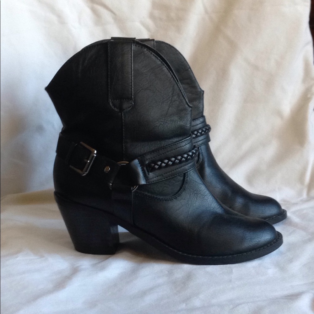 Western Style Black Ankle Booties  6.5